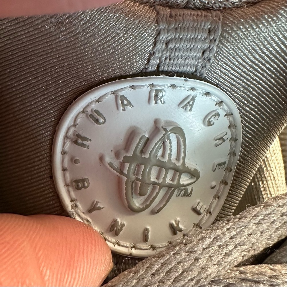 Nike Huarche Silver Gray Youth Running Shoe - Picture 7 of 9